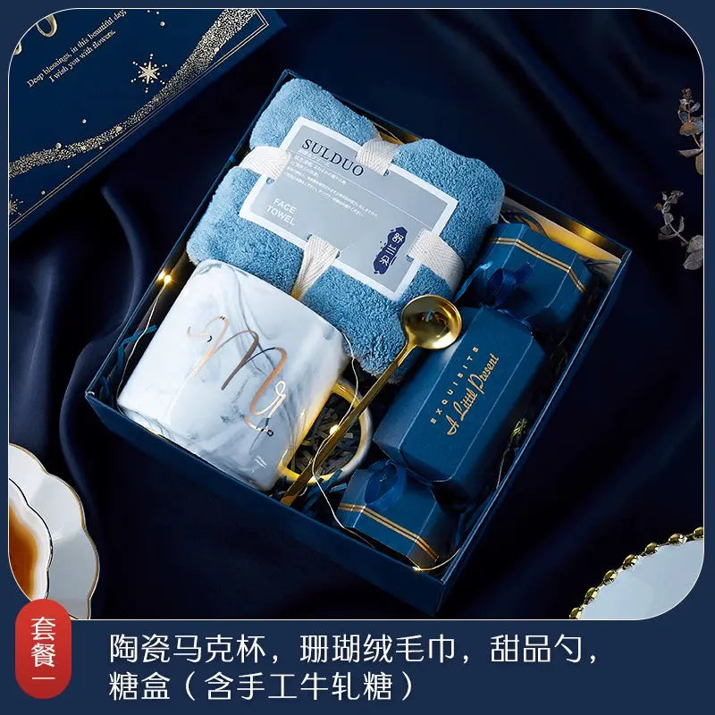 Best man souvenir female bridesmaid wedding wedding men's practical birthday full moon return gift business education banquet gift box