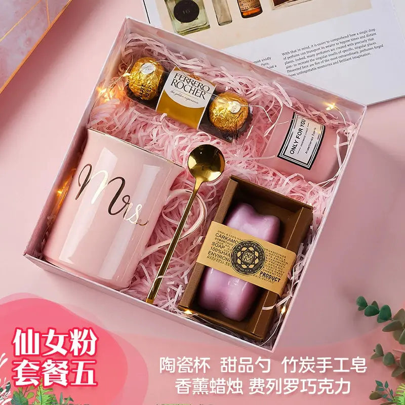 Best man souvenir female bridesmaid wedding wedding men's practical birthday full moon return gift business education banquet gift box