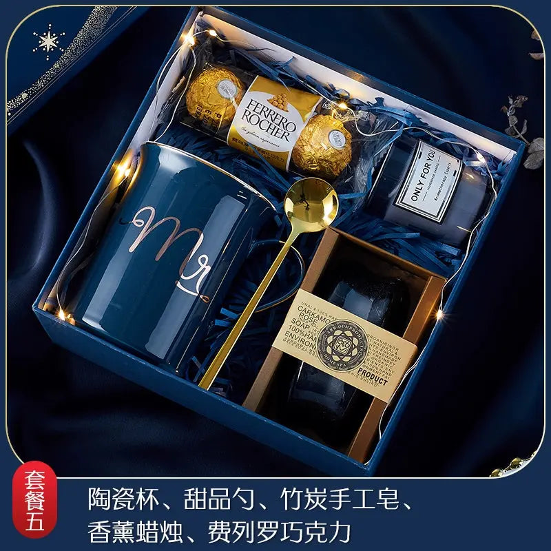 Best man souvenir female bridesmaid wedding wedding men's practical birthday full moon return gift business education banquet gift box