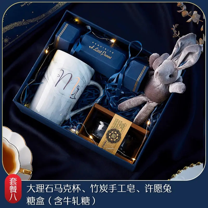 Best man souvenir female bridesmaid wedding wedding men's practical birthday full moon return gift business education banquet gift box
