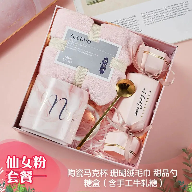 Best man souvenir female bridesmaid wedding wedding men's practical birthday full moon return gift business education banquet gift box